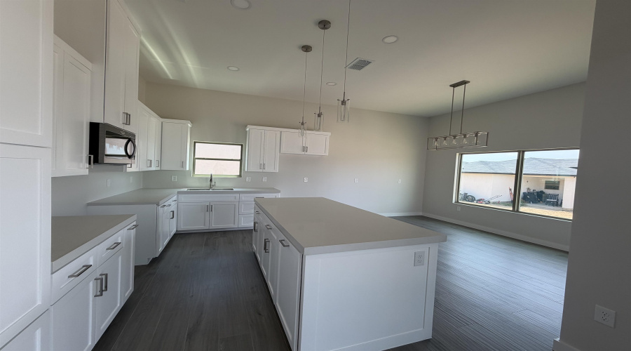 1017 Noyola Loop, Laredo, Texas 78046, 3 Bedrooms Bedrooms, 5 Rooms Rooms,2 BathroomsBathrooms,Residential,For Sale,1017 Noyola Loop,20261618