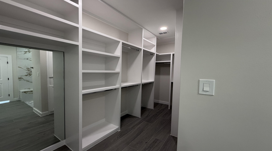 1017 Noyola Loop, Laredo, Texas 78046, 3 Bedrooms Bedrooms, 5 Rooms Rooms,2 BathroomsBathrooms,Residential,For Sale,1017 Noyola Loop,20261618