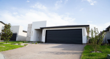 1112 Noyola Loop, Laredo, Texas 78046, 4 Bedrooms Bedrooms, 7 Rooms Rooms,2 BathroomsBathrooms,Residential,For Sale,1112 Noyola Loop,20261619