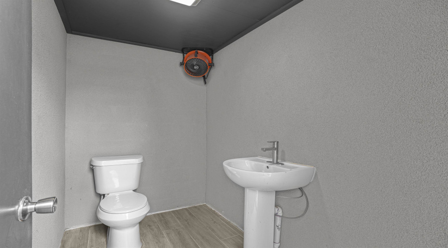 214 Salamanca Ave, LAREDO, Texas 78046, 3 Bedrooms Bedrooms, 5 Rooms Rooms,2 BathroomsBathrooms,Residential,For Sale,214 Salamanca Ave,20261621