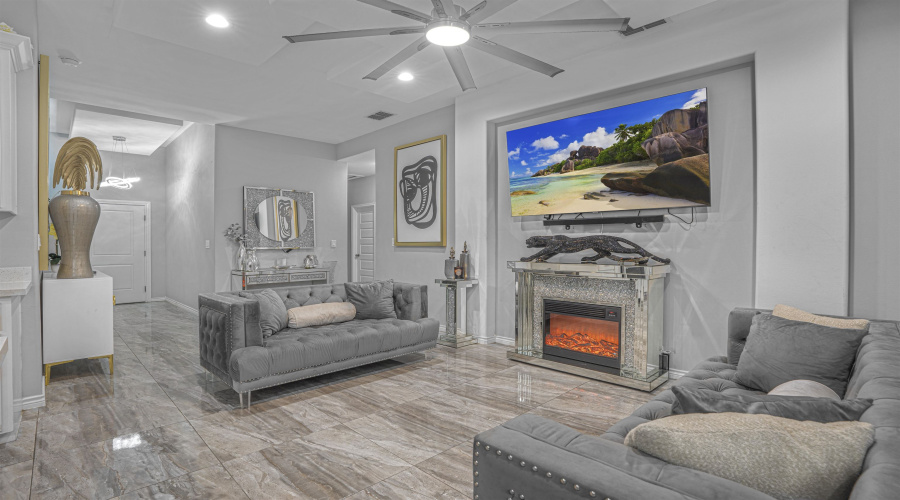 214 Salamanca Ave, LAREDO, Texas 78046, 3 Bedrooms Bedrooms, 5 Rooms Rooms,2 BathroomsBathrooms,Residential,For Sale,214 Salamanca Ave,20261621