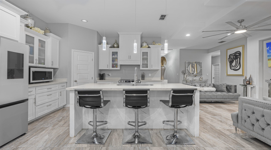 214 Salamanca Ave, LAREDO, Texas 78046, 3 Bedrooms Bedrooms, 5 Rooms Rooms,2 BathroomsBathrooms,Residential,For Sale,214 Salamanca Ave,20261621