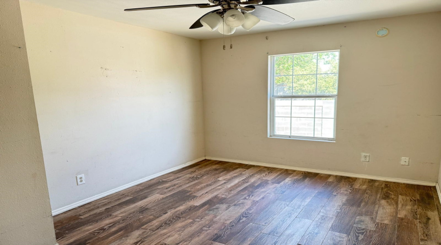 304 E Croydon Pl E, Laredo, Texas 78045, 4 Bedrooms Bedrooms, 6 Rooms Rooms,2 BathroomsBathrooms,Residential,For Sale,304 E Croydon Pl E,20261622