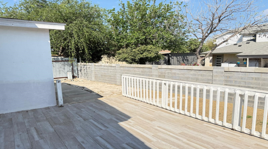 304 E Croydon Pl E, Laredo, Texas 78045, 4 Bedrooms Bedrooms, 6 Rooms Rooms,2 BathroomsBathrooms,Residential,For Sale,304 E Croydon Pl E,20261622