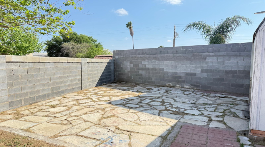 304 E Croydon Pl E, Laredo, Texas 78045, 4 Bedrooms Bedrooms, 6 Rooms Rooms,2 BathroomsBathrooms,Residential,For Sale,304 E Croydon Pl E,20261622