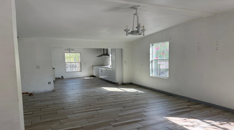 304 E Croydon Pl E, Laredo, Texas 78045, 4 Bedrooms Bedrooms, 6 Rooms Rooms,2 BathroomsBathrooms,Residential,For Sale,304 E Croydon Pl E,20261622