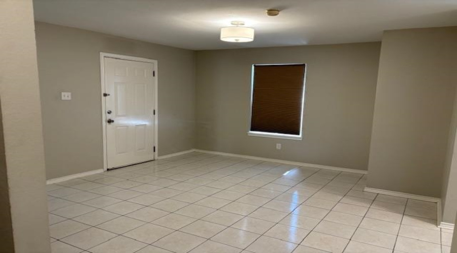 8801 McPherson Rd, LAREDO, Texas 78045-000, 3 Bedrooms Bedrooms, 6 Rooms Rooms,2 BathroomsBathrooms,Residential,For Rent,8801 McPherson Rd,20261623