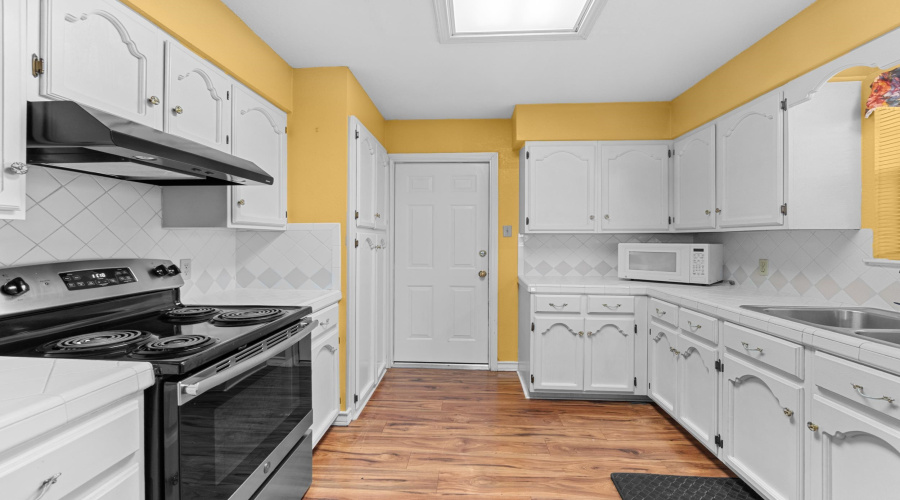 1605 Sherwood Dr, Laredo, Texas 78045, 3 Bedrooms Bedrooms, 5 Rooms Rooms,2 BathroomsBathrooms,Residential,For Sale,1605 Sherwood Dr,20261624