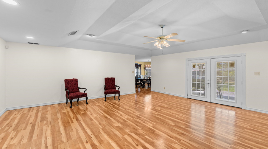 1605 Sherwood Dr, Laredo, Texas 78045, 3 Bedrooms Bedrooms, 5 Rooms Rooms,2 BathroomsBathrooms,Residential,For Sale,1605 Sherwood Dr,20261624