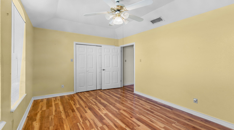 1605 Sherwood Dr, Laredo, Texas 78045, 3 Bedrooms Bedrooms, 5 Rooms Rooms,2 BathroomsBathrooms,Residential,For Sale,1605 Sherwood Dr,20261624