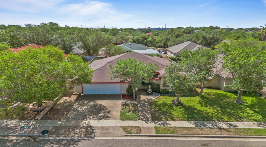 1605 Sherwood Dr, Laredo, Texas 78045, 3 Bedrooms Bedrooms, 5 Rooms Rooms,2 BathroomsBathrooms,Residential,For Sale,1605 Sherwood Dr,20261624