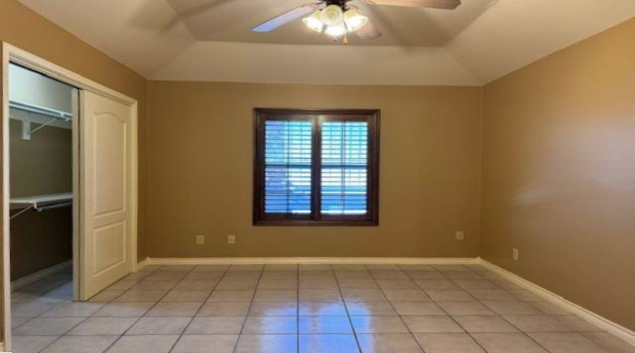 205 Martingale Ln, LAREDO, Texas 78041, 2 Bedrooms Bedrooms, 5 Rooms Rooms,2 BathroomsBathrooms,Residential,For Sale,205 Martingale Ln,20261626