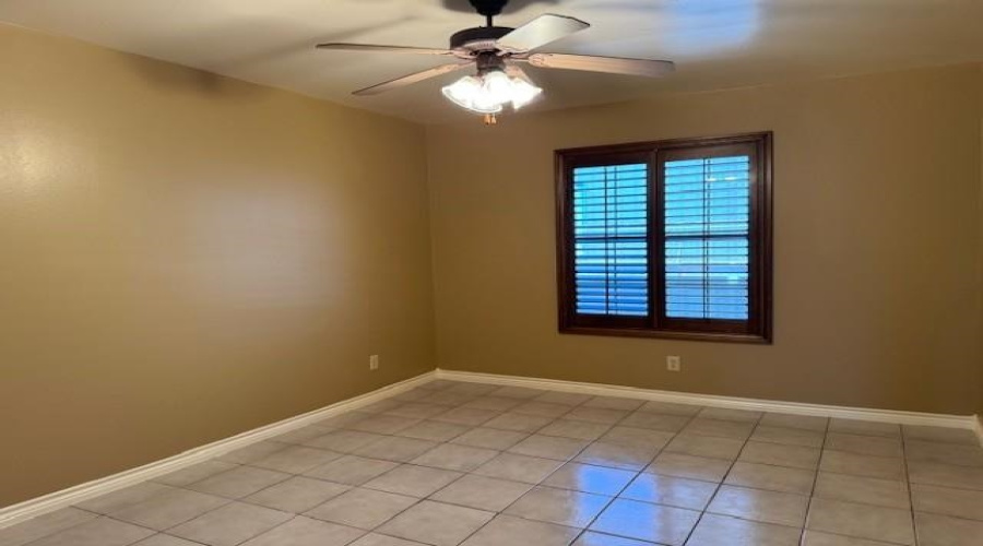 205 Martingale Ln, LAREDO, Texas 78041, 2 Bedrooms Bedrooms, 5 Rooms Rooms,2 BathroomsBathrooms,Residential,For Sale,205 Martingale Ln,20261626