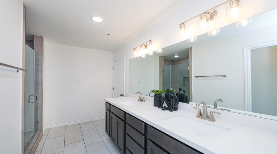 9921 Borna, LAREDO, Texas 78045, 3 Bedrooms Bedrooms, 7 Rooms Rooms,2 BathroomsBathrooms,Residential,For Sale,9921 Borna,20261628