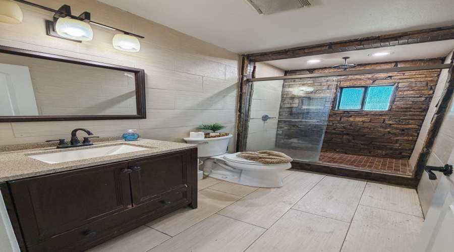 710 N Martin Ave, Laredo, Texas 78043, 5 Bedrooms Bedrooms, 8 Rooms Rooms,2 BathroomsBathrooms,Residential,For Sale,710 N Martin Ave,20261630