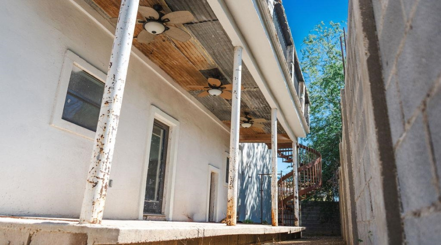 710 N Martin Ave, Laredo, Texas 78043, 5 Bedrooms Bedrooms, 8 Rooms Rooms,2 BathroomsBathrooms,Residential,For Sale,710 N Martin Ave,20261630