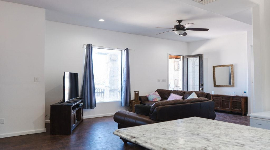 710 N Martin Ave, Laredo, Texas 78043, 5 Bedrooms Bedrooms, 8 Rooms Rooms,2 BathroomsBathrooms,Residential,For Sale,710 N Martin Ave,20261630