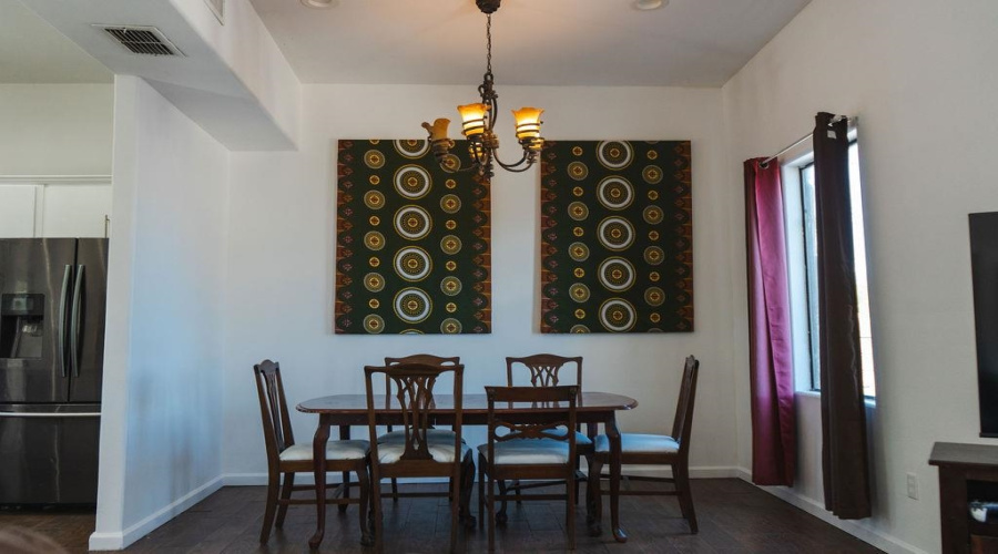 710 N Martin Ave, Laredo, Texas 78043, 5 Bedrooms Bedrooms, 8 Rooms Rooms,2 BathroomsBathrooms,Residential,For Sale,710 N Martin Ave,20261630