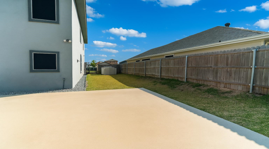 330 Altozano Dr, Laredo, Texas 78045, 4 Bedrooms Bedrooms, 7 Rooms Rooms,2 BathroomsBathrooms,Residential,For Sale,330 Altozano Dr,20261631