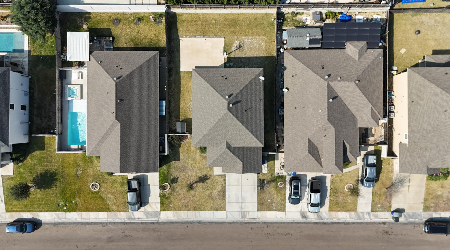 330 Altozano Dr, Laredo, Texas 78045, 4 Bedrooms Bedrooms, 7 Rooms Rooms,2 BathroomsBathrooms,Residential,For Sale,330 Altozano Dr,20261631