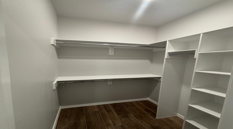 5807 Colegio Ln., Laredo, Texas 78046-0000, 3 Bedrooms Bedrooms, 5 Rooms Rooms,2 BathroomsBathrooms,Residential,For Rent,5807 Colegio Ln.,20261632