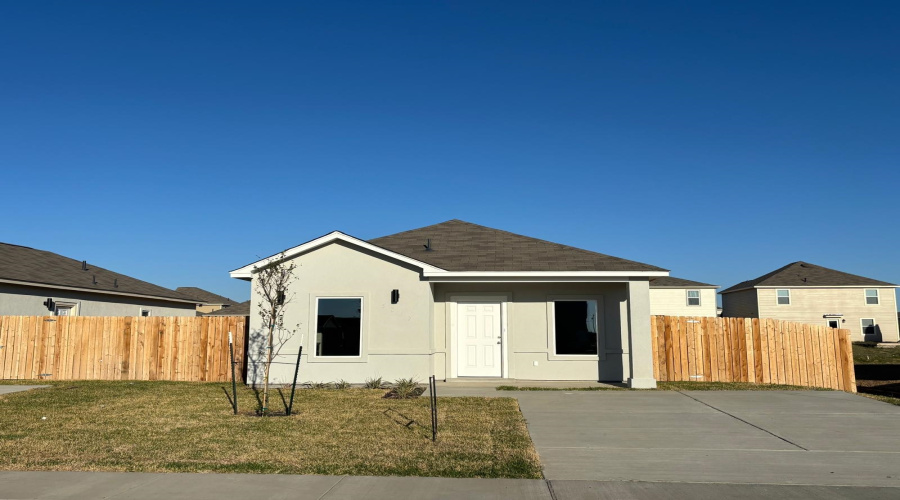 5807 Colegio Ln., Laredo, Texas 78046-0000, 3 Bedrooms Bedrooms, 5 Rooms Rooms,2 BathroomsBathrooms,Residential,For Rent,5807 Colegio Ln.,20261632