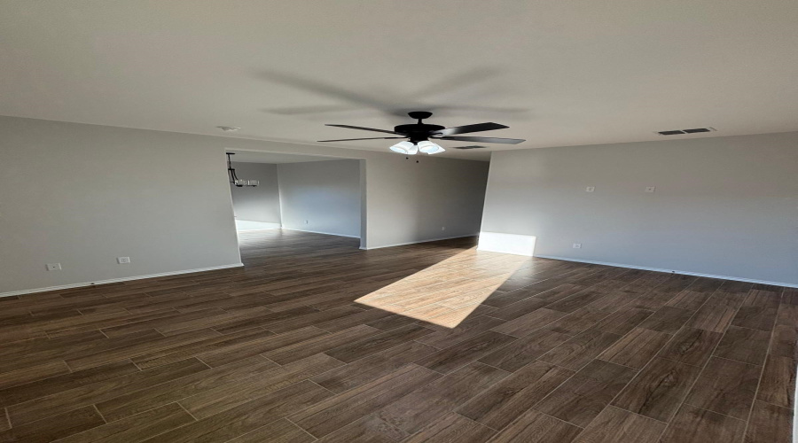 5807 Colegio Ln., Laredo, Texas 78046-0000, 3 Bedrooms Bedrooms, 5 Rooms Rooms,2 BathroomsBathrooms,Residential,For Rent,5807 Colegio Ln.,20261632