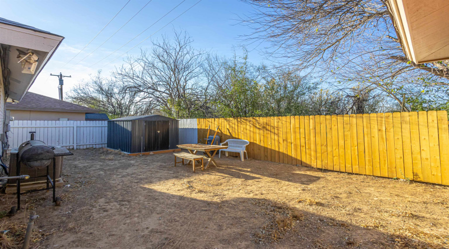 412 Prescott Lp, LAREDO, Texas 78046, 2 Bedrooms Bedrooms, 4 Rooms Rooms,1 BathroomBathrooms,Residential,For Sale,412 Prescott Lp,20261633