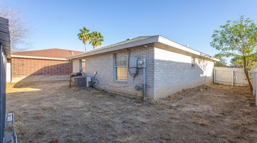 412 Prescott Lp, LAREDO, Texas 78046, 2 Bedrooms Bedrooms, 4 Rooms Rooms,1 BathroomBathrooms,Residential,For Sale,412 Prescott Lp,20261633