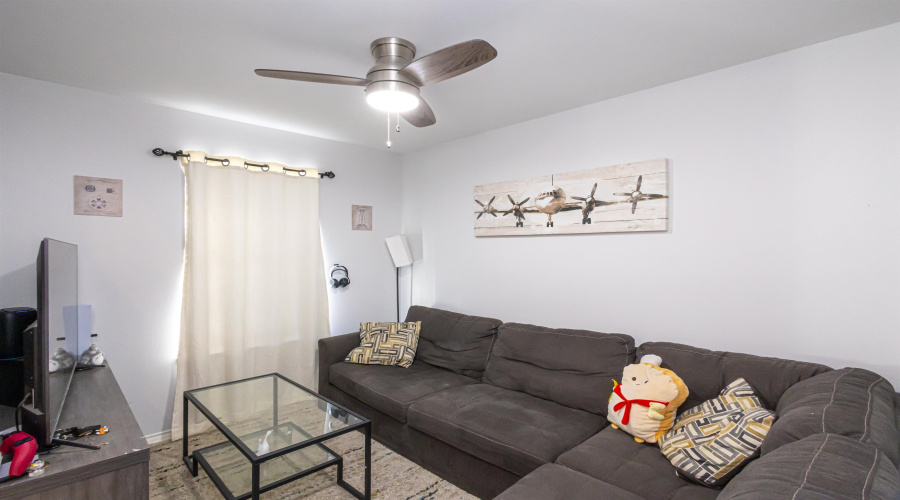 412 Prescott Lp, LAREDO, Texas 78046, 2 Bedrooms Bedrooms, 4 Rooms Rooms,1 BathroomBathrooms,Residential,For Sale,412 Prescott Lp,20261633