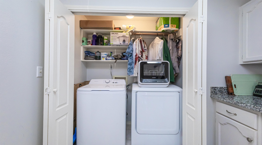 412 Prescott Lp, LAREDO, Texas 78046, 2 Bedrooms Bedrooms, 4 Rooms Rooms,1 BathroomBathrooms,Residential,For Sale,412 Prescott Lp,20261633