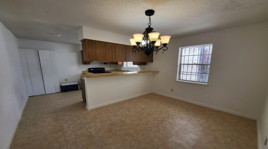 216 N Meadow Ave, Laredo, Texas 78040, 3 Bedrooms Bedrooms, 6 Rooms Rooms,2 BathroomsBathrooms,Residential,For Rent,216 N Meadow Ave,20261635