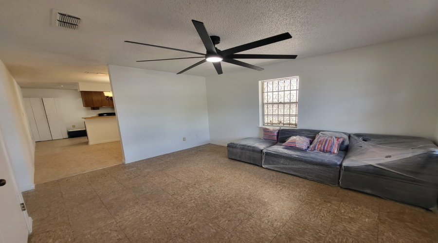 216 N Meadow Ave, Laredo, Texas 78040, 3 Bedrooms Bedrooms, 6 Rooms Rooms,2 BathroomsBathrooms,Residential,For Rent,216 N Meadow Ave,20261635