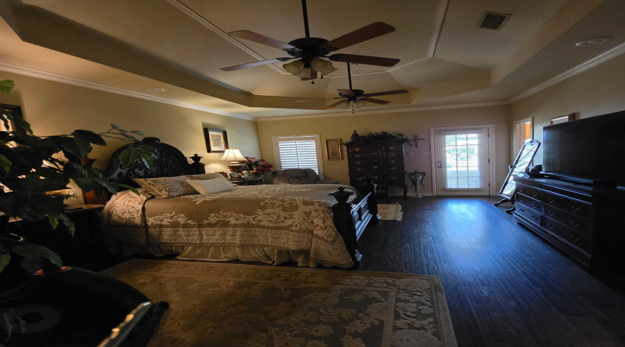 1310 Nicklaus Loop North, Laredo, Texas 78045, 3 Bedrooms Bedrooms, 8 Rooms Rooms,4 BathroomsBathrooms,Residential,For Sale,1310 Nicklaus Loop North,20261636