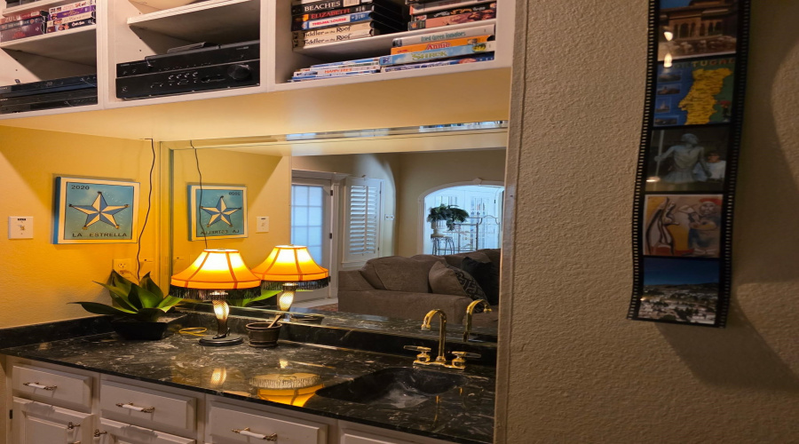 1310 Nicklaus Loop North, Laredo, Texas 78045, 3 Bedrooms Bedrooms, 8 Rooms Rooms,4 BathroomsBathrooms,Residential,For Sale,1310 Nicklaus Loop North,20261636