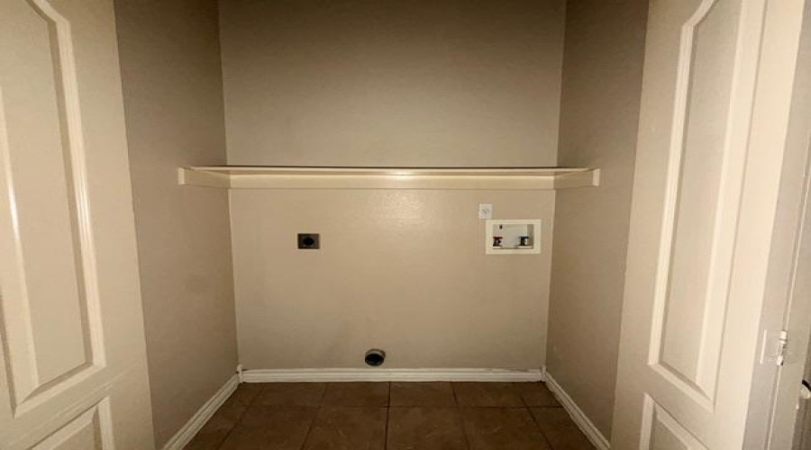 5410 Marcella Ave, Laredo, Texas 78041, 2 Bedrooms Bedrooms, 4 Rooms Rooms,2 BathroomsBathrooms,Residential,For Rent,5410 Marcella Ave,20261637