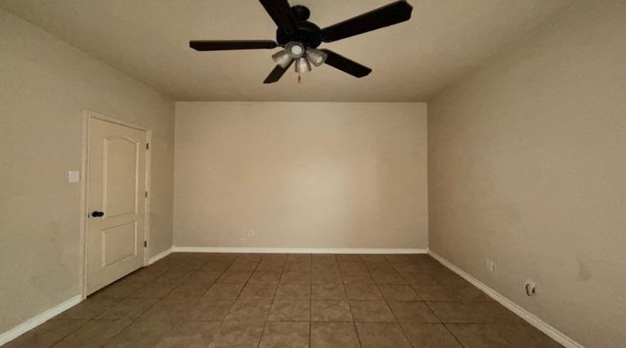 5410 Marcella Ave, Laredo, Texas 78041, 2 Bedrooms Bedrooms, 4 Rooms Rooms,2 BathroomsBathrooms,Residential,For Rent,5410 Marcella Ave,20261637