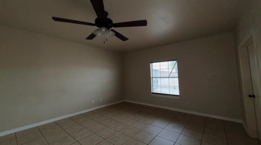 5410 Marcella Ave, Laredo, Texas 78041, 2 Bedrooms Bedrooms, 4 Rooms Rooms,2 BathroomsBathrooms,Residential,For Rent,5410 Marcella Ave,20261637