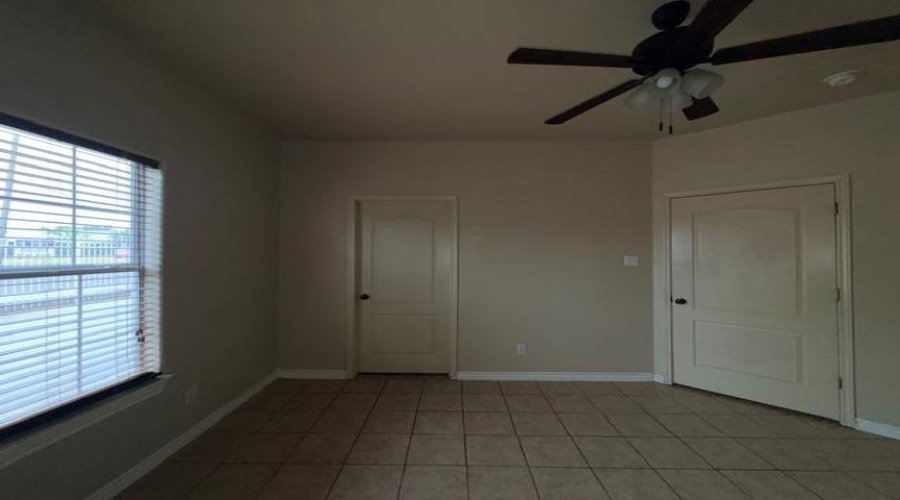 5410 Marcella Ave, Laredo, Texas 78041, 2 Bedrooms Bedrooms, 4 Rooms Rooms,2 BathroomsBathrooms,Residential,For Rent,5410 Marcella Ave,20261637