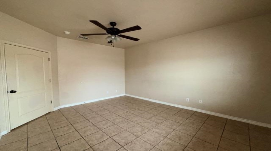 5410 Marcella Ave, Laredo, Texas 78041, 2 Bedrooms Bedrooms, 4 Rooms Rooms,2 BathroomsBathrooms,Residential,For Rent,5410 Marcella Ave,20261637