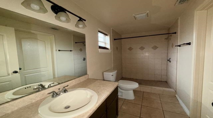 5410 Marcella Ave, Laredo, Texas 78041, 2 Bedrooms Bedrooms, 4 Rooms Rooms,2 BathroomsBathrooms,Residential,For Rent,5410 Marcella Ave,20261637