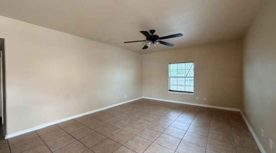 5410 Marcella Ave, Laredo, Texas 78041, 2 Bedrooms Bedrooms, 4 Rooms Rooms,2 BathroomsBathrooms,Residential,For Rent,5410 Marcella Ave,20261637