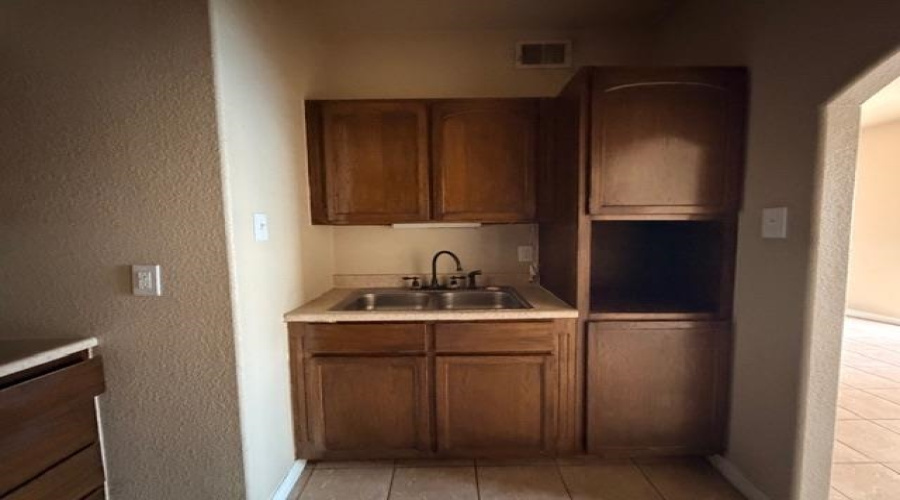 5410 Marcella Ave, Laredo, Texas 78041, 2 Bedrooms Bedrooms, 4 Rooms Rooms,2 BathroomsBathrooms,Residential,For Rent,5410 Marcella Ave,20261637