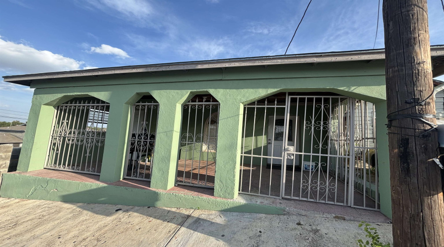 717 1/2 O'Kane St., Laredo, Texas 78040, 3 Bedrooms Bedrooms, 7 Rooms Rooms,2 BathroomsBathrooms,Residential,For Rent,717 1/2 O'Kane St.,20261639