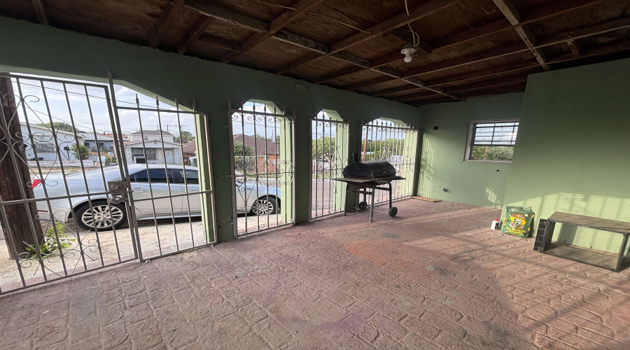 717 1/2 O'Kane St., Laredo, Texas 78040, 3 Bedrooms Bedrooms, 7 Rooms Rooms,2 BathroomsBathrooms,Residential,For Rent,717 1/2 O'Kane St.,20261639