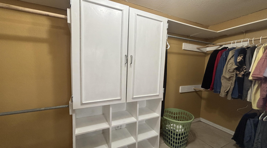 717 1/2 O'Kane St., Laredo, Texas 78040, 3 Bedrooms Bedrooms, 7 Rooms Rooms,2 BathroomsBathrooms,Residential,For Rent,717 1/2 O'Kane St.,20261639