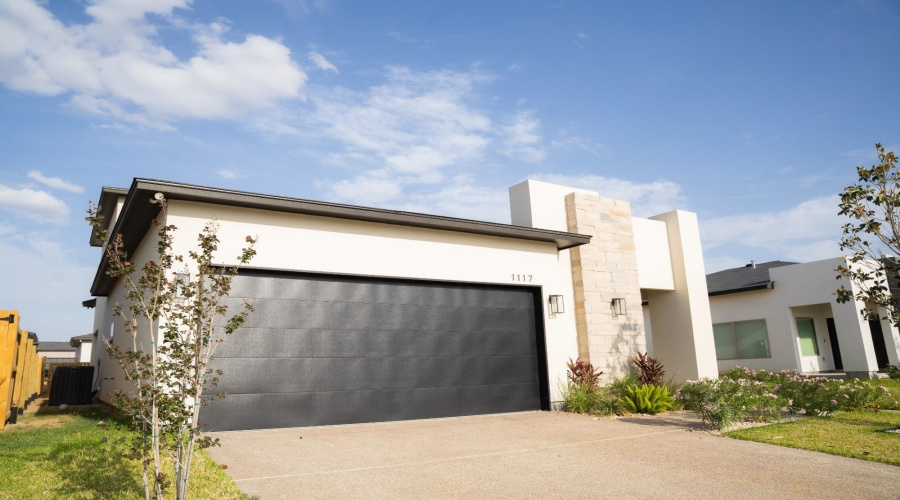 1117 Morocoy Dr., Laredo, Texas 78046, 4 Bedrooms Bedrooms, 7 Rooms Rooms,2 BathroomsBathrooms,Residential,For Sale,1117 Morocoy Dr.,20261641