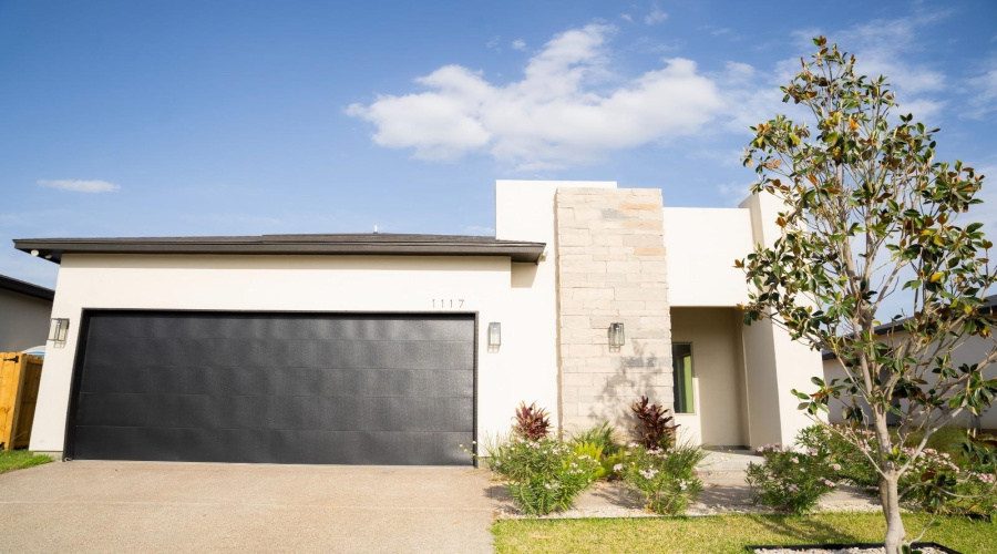 1117 Morocoy Dr., Laredo, Texas 78046, 4 Bedrooms Bedrooms, 7 Rooms Rooms,2 BathroomsBathrooms,Residential,For Sale,1117 Morocoy Dr.,20261641