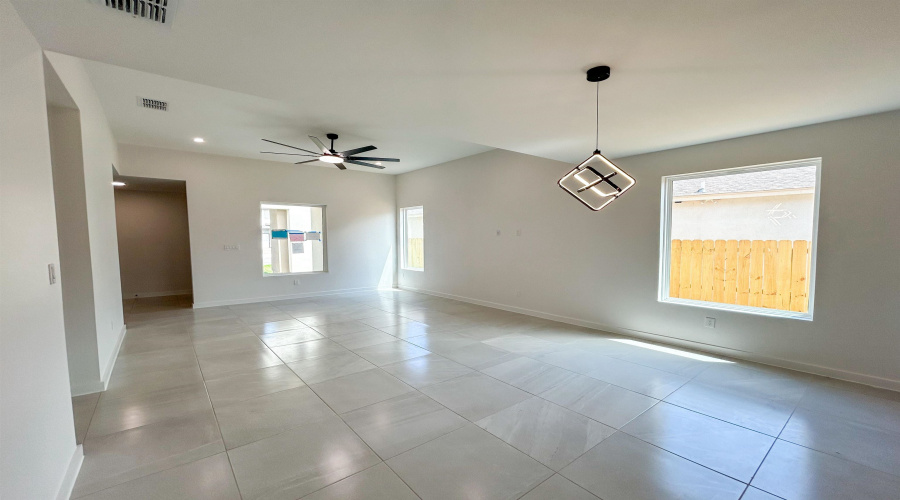 109 Balmorhea Dr., Laredo, Texas 78045, 4 Bedrooms Bedrooms, 6 Rooms Rooms,2 BathroomsBathrooms,Residential,For Sale,109 Balmorhea Dr.,20261643