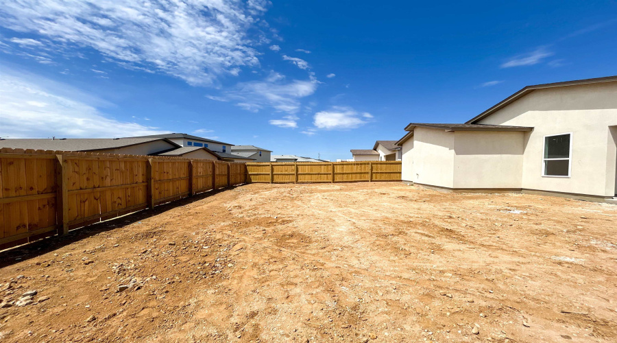 109 Balmorhea Dr., Laredo, Texas 78045, 4 Bedrooms Bedrooms, 6 Rooms Rooms,2 BathroomsBathrooms,Residential,For Sale,109 Balmorhea Dr.,20261643